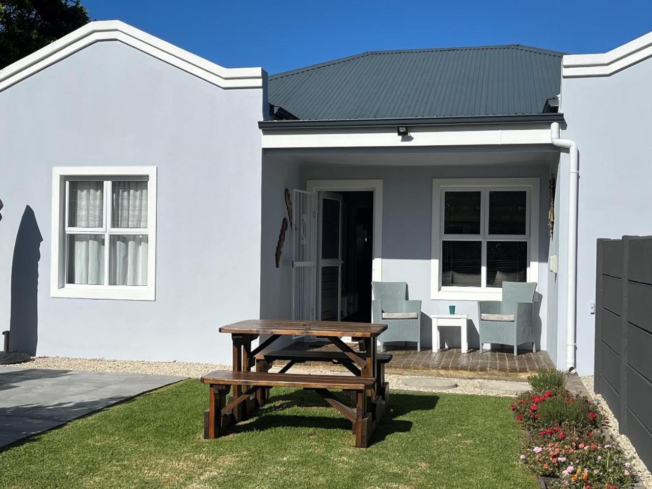 Serenity Self-Catering 2-Bed Unit ヘルマナス エクステリア 写真