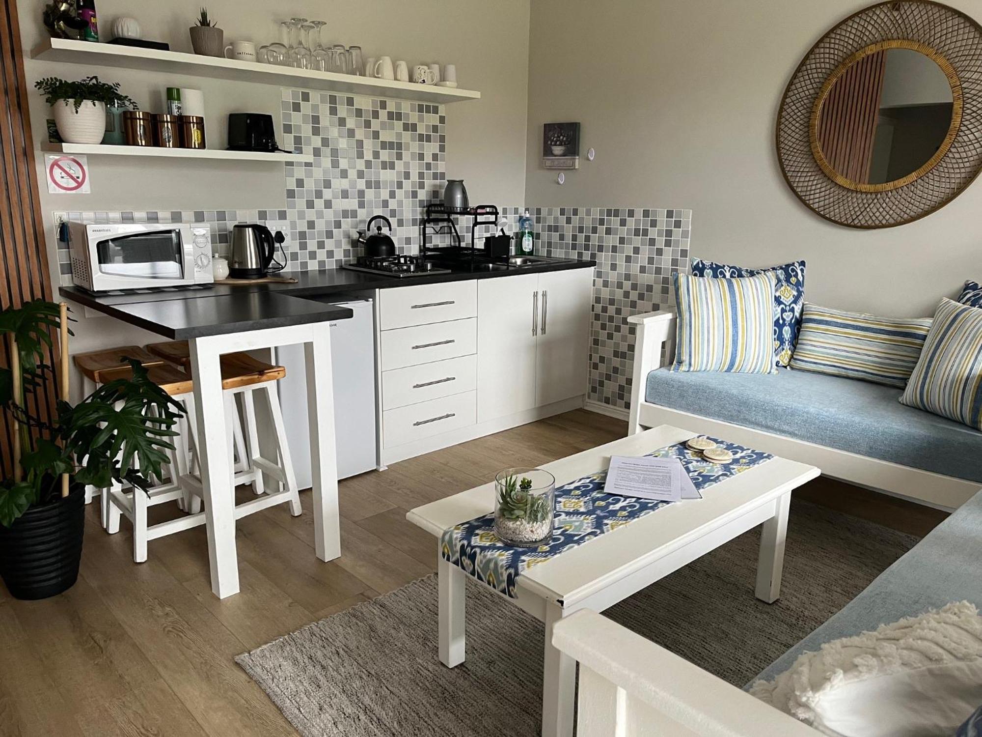 Serenity Self-Catering 2-Bed Unit ヘルマナス エクステリア 写真